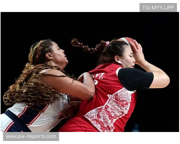 女篮世界冠军队爆发更衣室冲突，主帅怒摔白板