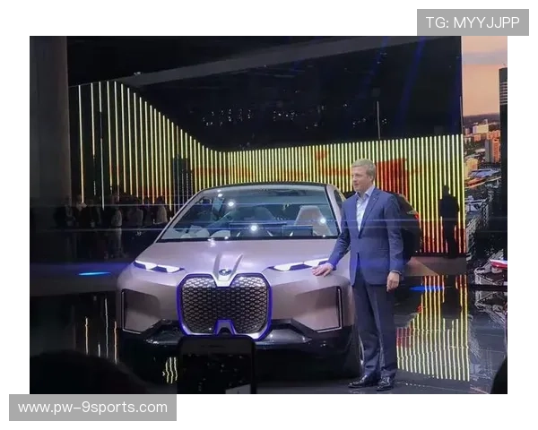 法兰克福引援新战略:加速攻守转换,迈向欧洲舞台的新高峰 法兰克福引援新战略:加速攻守转换,迈向欧洲舞台的新高峰