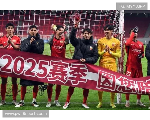 上海海港亚冠迎生死战,柔佛主场气氛火爆 上海海港亚冠迎生死战,柔佛主场气氛火爆